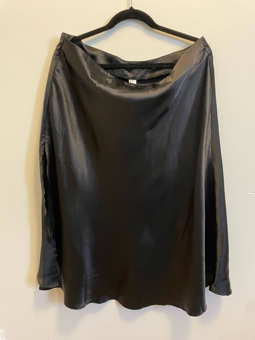 Verdusa Black Satin Skirt with slit